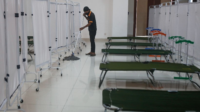 GOR Matraman Berubah Menjadi Tempat Isolasi Mandiri - Bagian 2