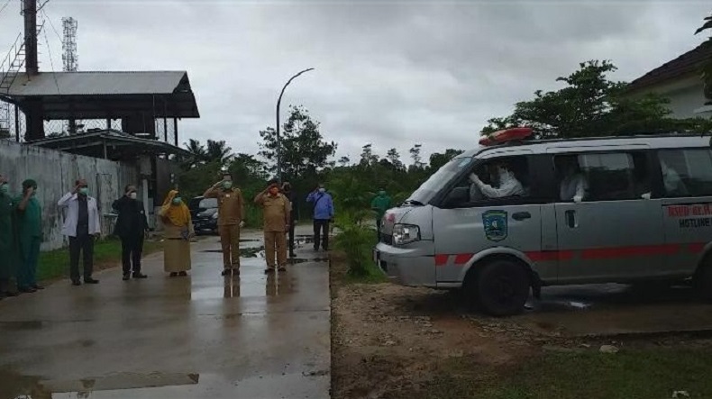 Bupati Belitung Lepas Nakes Pertama yang Meninggal akibat Covid-19 