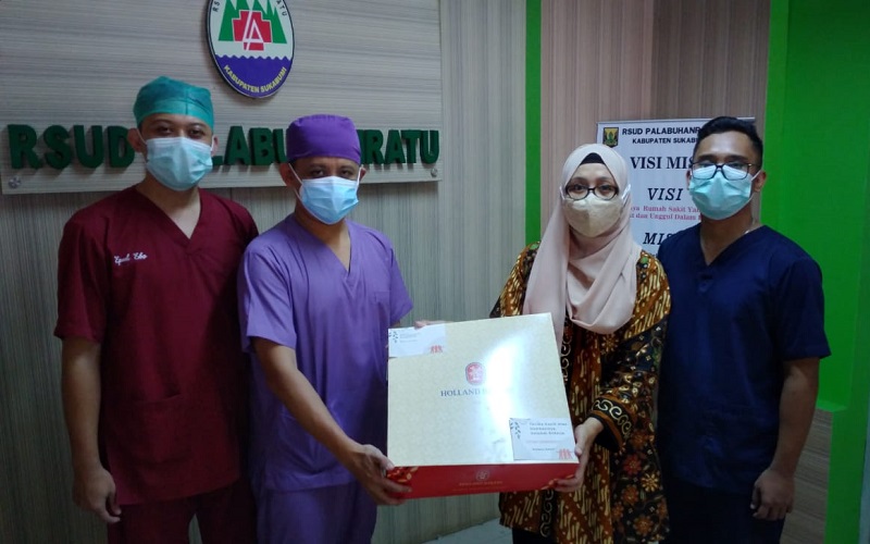 Ridwan Kamil Kirim Kue Penyemangat untuk Nakes di 92 Rumah Sakit di Jabar 