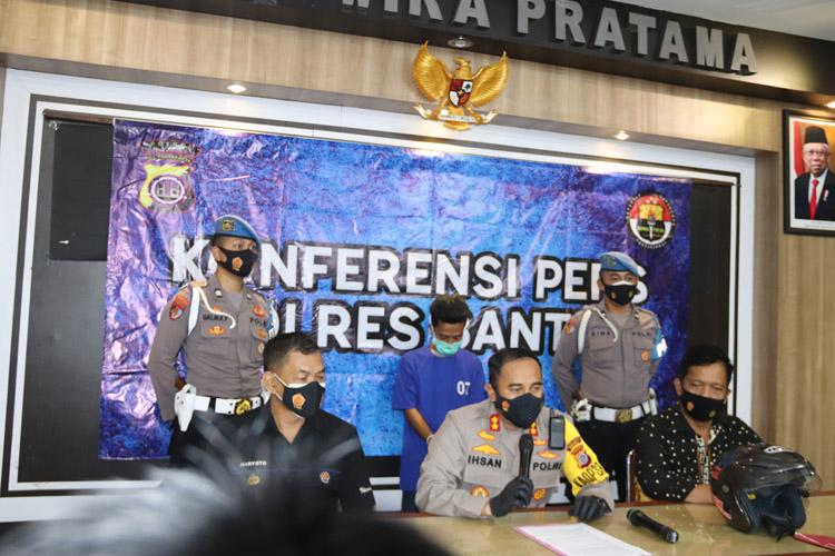 Terprovokasi Hoaks, Sopir Truk Rusak Mobil Ambulans yang Angkut Pasien Covid-19 di Bantul