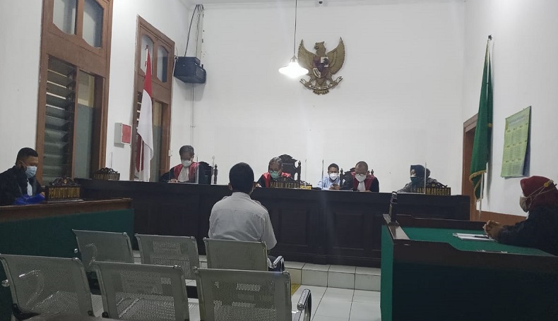 Korupsi BOS, Mantan Kepala Sekolah SMKN II Karawang Divonis 1 Tahun Penjara