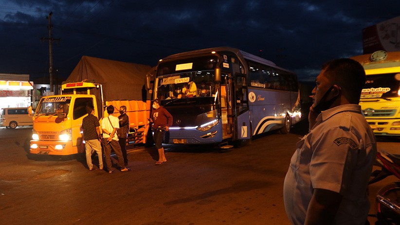 Pelabuhan Ketapang Tidak Melayani Penumpang Bus hingga Kendaraan Pribadi - Bagian 1