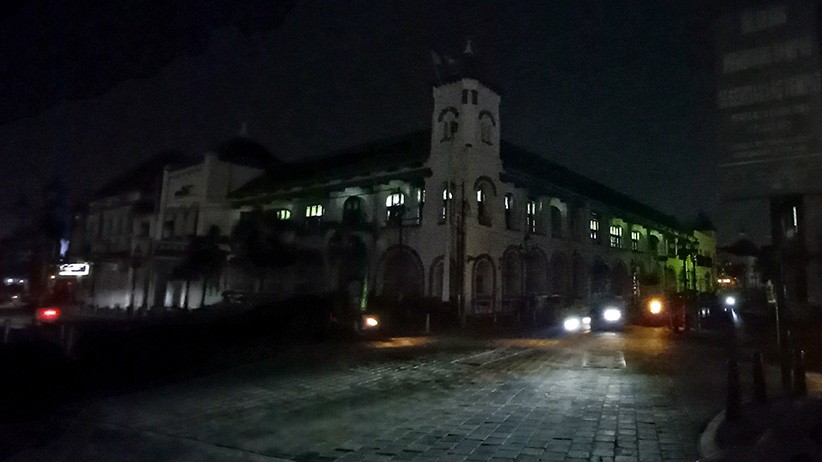 Kota Semarang Gelap Gulita selama PPKM Darurat  - Bagian 1