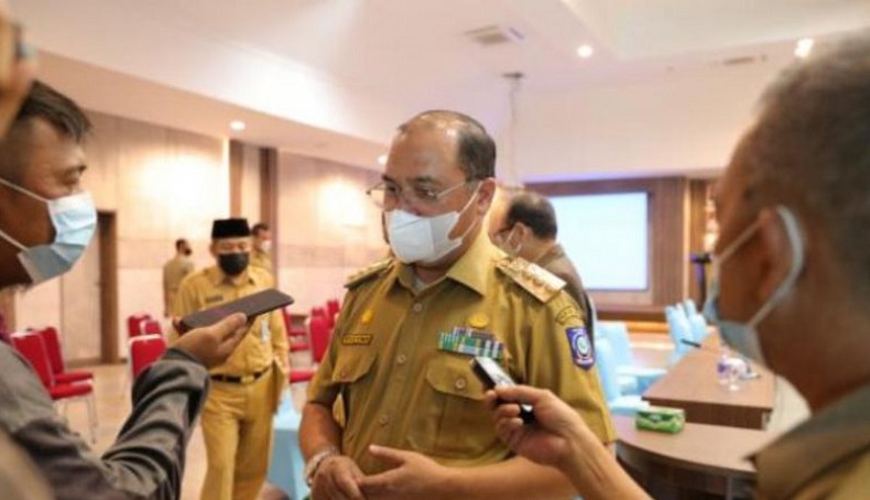 title Gubernur Babel Salurkan Bantuan Beras Jokowi dari Pintu ke Pintu    Gubernur Babel Salurkan Bantuan Beras Jokowi dari Pintu ke Pintu