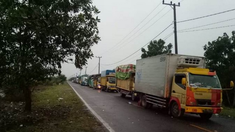Tak Ada Kapal, Ratusan Truk Mengantre 3 Hari di Pelabuhan Tanjung Api-api