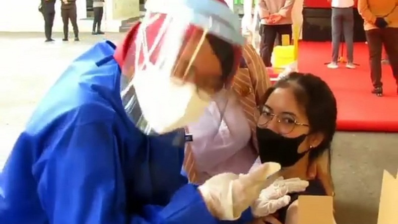 1.000 Pelajar SMA dari 17 Sekolah di Kota Bandung Ikut Vaksinasi Massal di SMAN 5