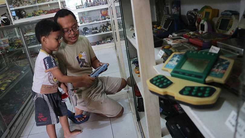 Melihat Koleksi Ribuan Mainan Era 60 hingga 90-an - Bagian 2