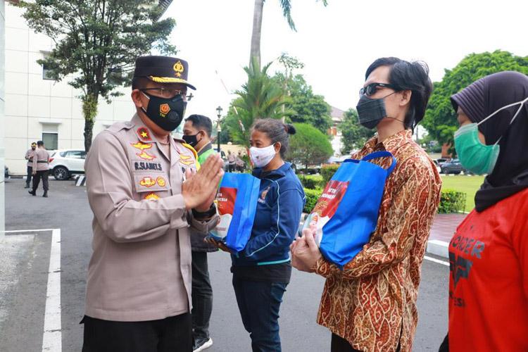 Polda DIY Salurkan Bantuan 60 Ton Beras Bagi Warga Terdampak PPKM Darurat