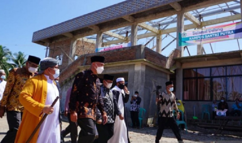 Mahyeldi Dorong Lulusan Pesantren di Sumbar Kuliah di Timur Tengah