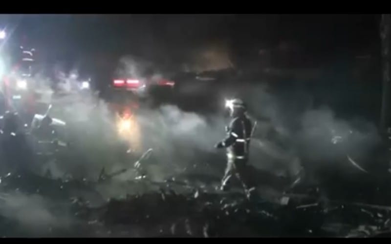 Minibus Membawa BBM Terbakar Hanguskan 3 Toko Sepeda dan Kasur