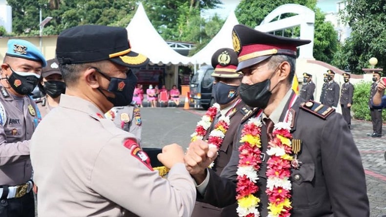 Lepas 16 Personel Masuk Masa Purnabakti, Kapolresta Manado: Kita Keluarga Besar Polri