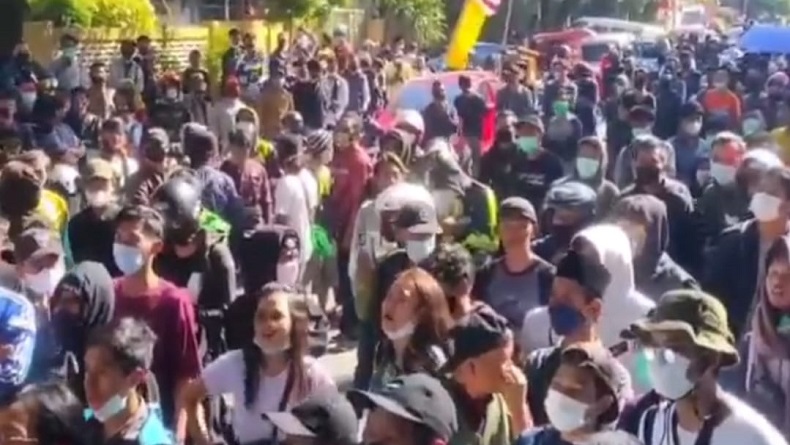 Ratusan Orang di Garut Unjuk Rasa Tolak Penerapan PPKM Darurat