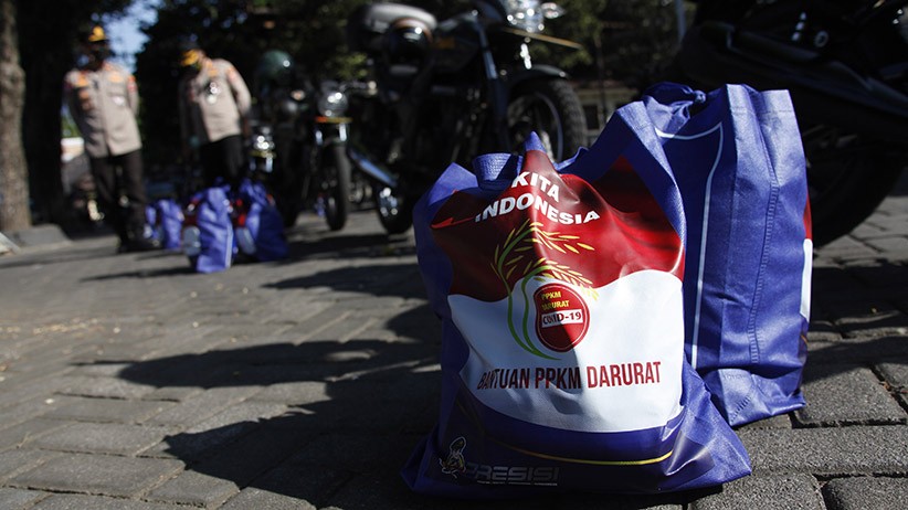 1.000 Paket Sembako Didistribusikan untuk Warga Terdampak Pandemi di Solo - Bagian 1