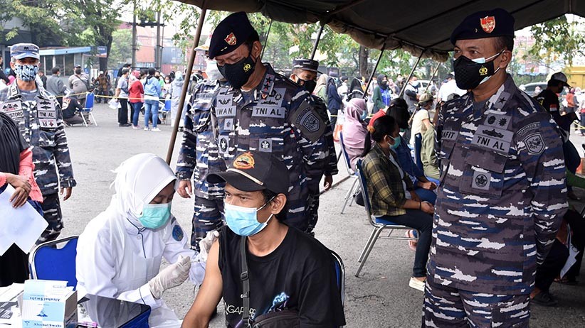 Ribuan Orang Jadi Target Serbuan Vaksin Koarmada II - Bagian 1
