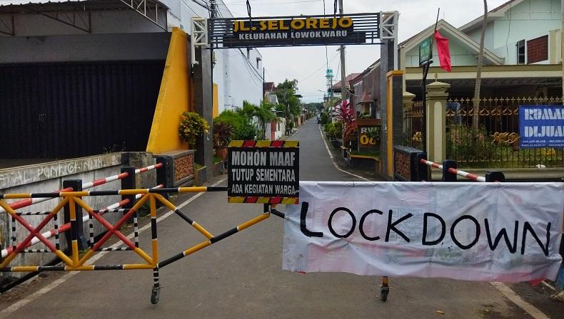 title Kisah Dramatis 5 Warga se-RW Meninggal dalam Sepekan Imbas Rumah Sakit Penuh Kisah Dramatis 5 Warga se-RW Meninggal dalam Sepekan Imbas Rumah Sakit Penuh
