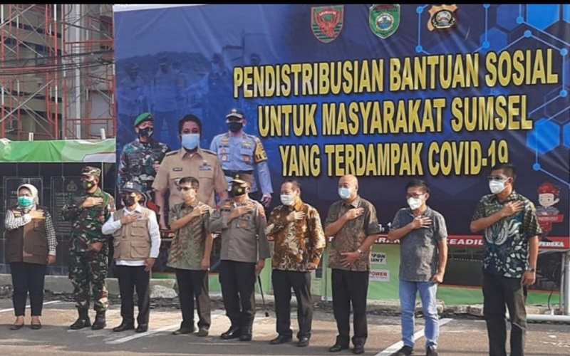 Polda Sumsel Salurkan Bantuan untuk Warga Isolasi Mandiri