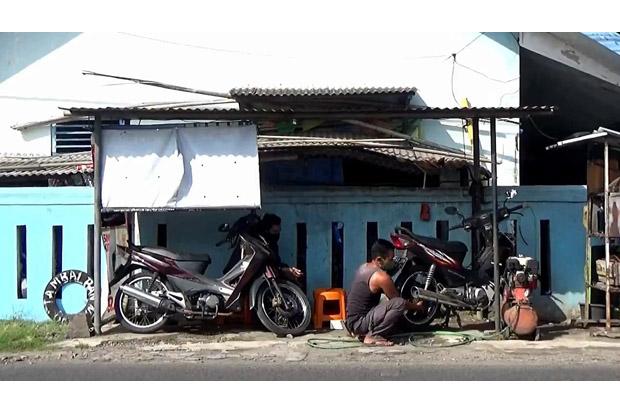  Sisihkan Uang Receh, Tukang Tambal Ban Ini Rutin Berkurban Setiap Tahun