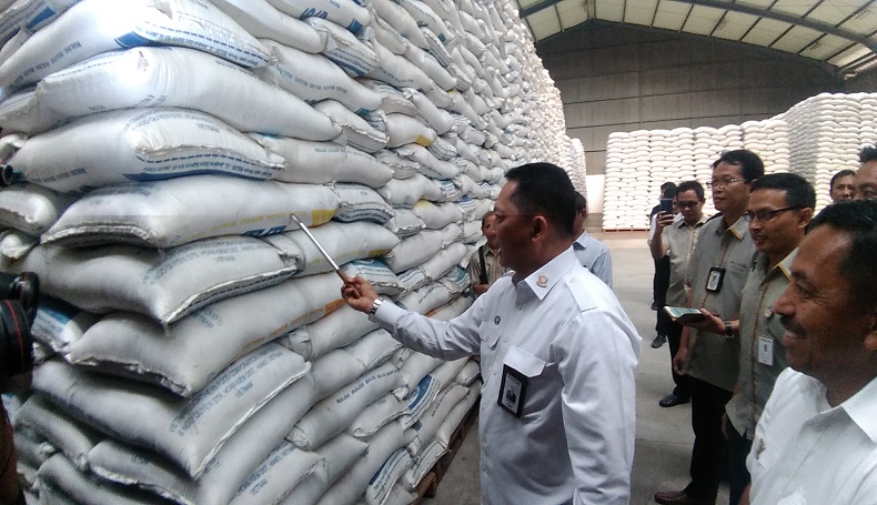 title Hore, Jutaan Warga Jabar Bakal Terima Bantuan Beras PPKM Darurat Hore, Jutaan Warga Jabar Bakal Terima Bantuan Beras PPKM Darurat