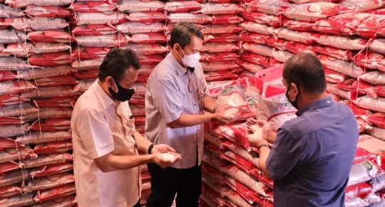 title 952.000 Warga Sumut Terdampak PPKM Akan Terima Bantuan Beras 10 Kg 952.000 Warga Sumut Terdampak PPKM Akan Terima Bantuan Beras 10 Kg