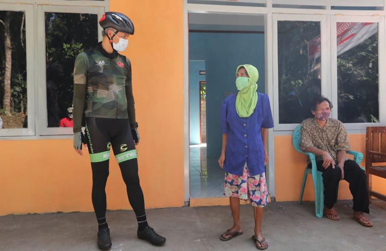 Rumahnya Dibedah dalam 20 Hari, Tunanetra Pembuat Besek: Maturnuwun Pak Ganjar