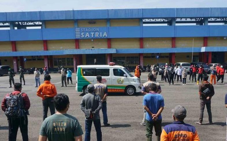  Momen Haru Penghormatan Terakhir Relawan Covid-19 Gugur dalam Tugas di Purwokerto