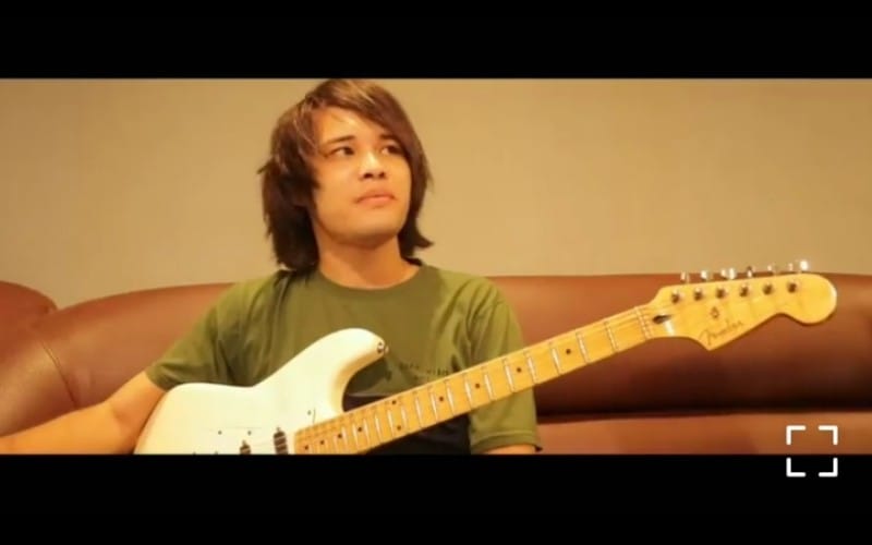 Demi Ibu, Anak Deddy Dores Lelang Gitar Kesayangan Ayah