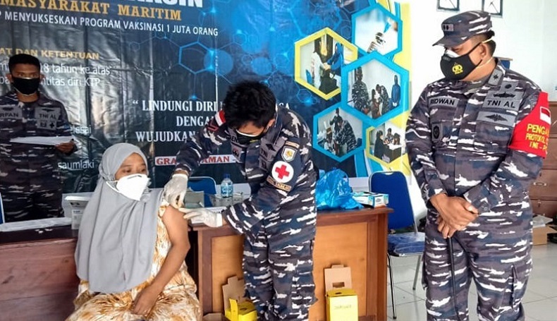 4 Kali Gelar Serbuan Vaksinasi, Lanal Tanimbar Jangkau Ratusan Warga Pesisir