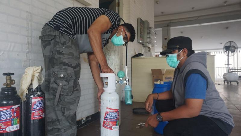 Patut Ditiru, Pemuda di Pekalongan Ini Suplai Oksigen bagi Warga sedang Isolasi Mandiri