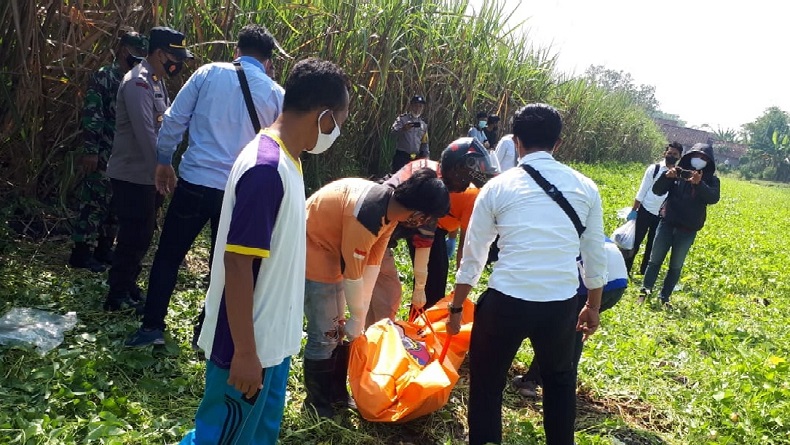 Warga Mojokerto Digemparkan Penemuan Mayat di Ladang Kangkung, Beberapa Bagian Tubuh Menghitam