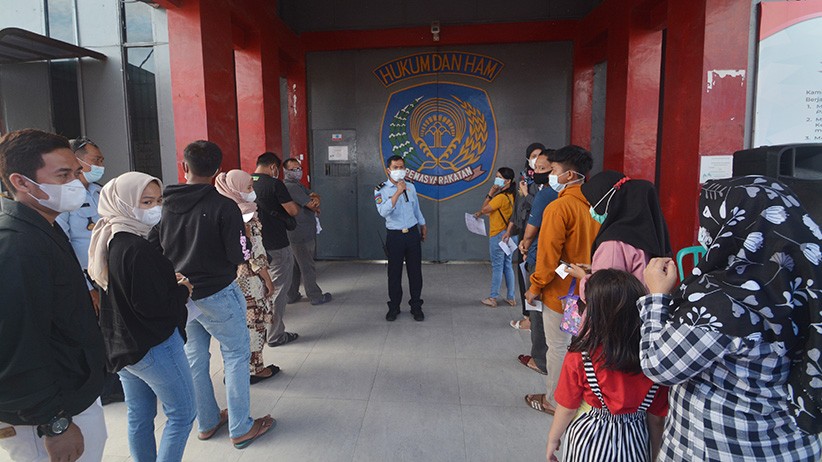 Vaksinasi Covid-19 Berhadiah Paket Internet Khusus Pelajar - Bagian 1