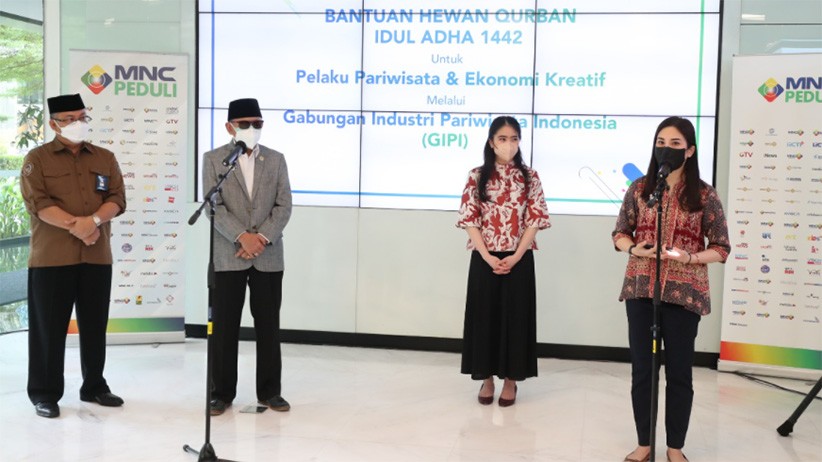 MNC Peduli Serahkan Sapi Kurban untuk Pelaku Pariwisata dan Ekonomi Kreatif - Bagian 3