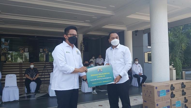 title Bantu Penanganan Covid-19, Kadin Surabaya Donasikan Ribuan APD hingga Paket Isoman Bantu Penanganan Covid-19, Kadin Surabaya Donasikan Ribuan APD hingga Paket Isoman
