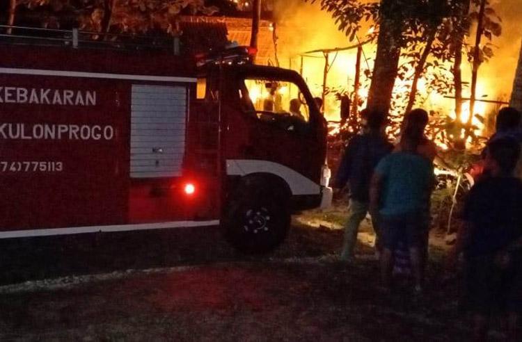 Kandang Ayam di Kulonprogo Terbakar Pemilik Rugi Puluhan Juta