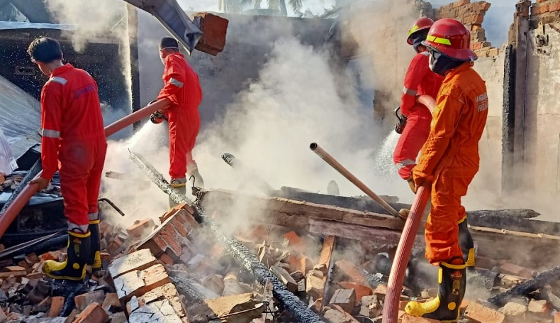 2 Rumah di Tukak Diamuk Si Jago Merah, Kerugian Rp500 Juta