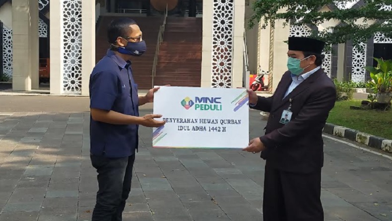 MNC Peduli Salurkan Hewan Kurban ke Masjid Baitul Faidzin Cibinong