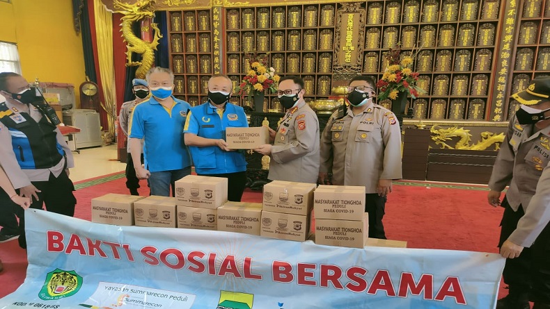 Polrestabes Bandung Terima 10.000 Paket Sembako dari Tionghoa Peduli untuk Warga