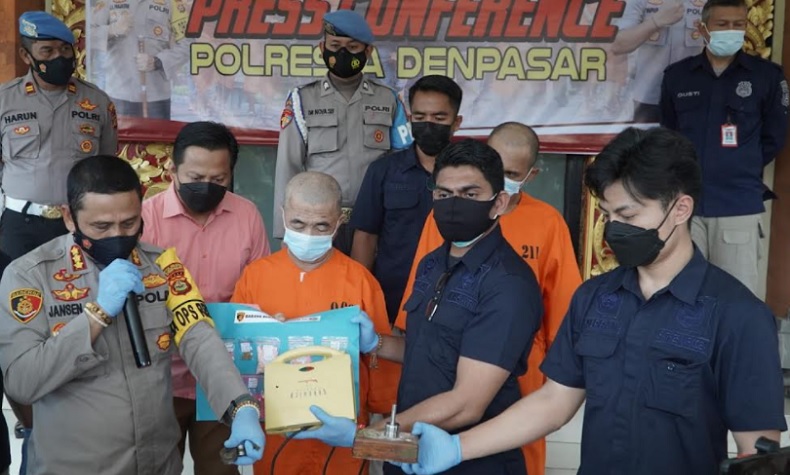Digerebek Polisi, Pabrik Narkoba Rumahan di Denpasar Produksi Ratusan Pil Ekstasi