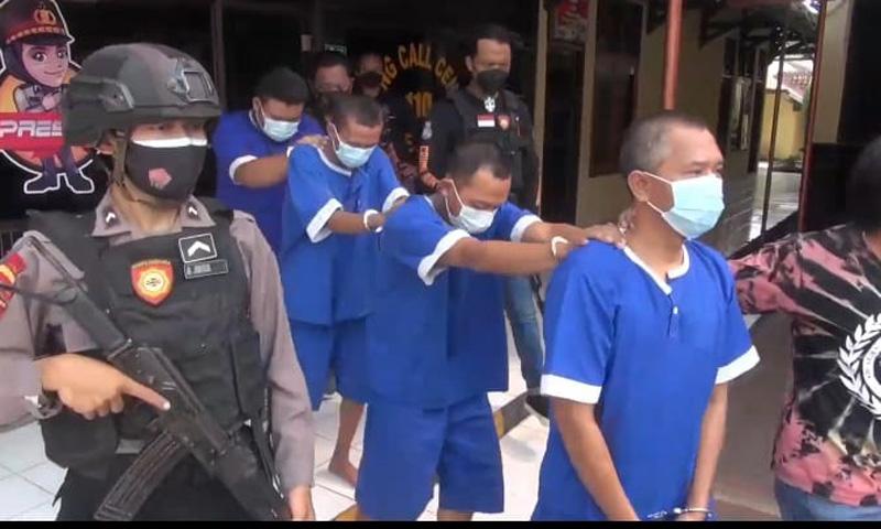 title Polres Tegal Tangkap Komplotan Pencuri Spesialis Mobil Bak Terbuka dan Penadahnya Polres Tegal Tangkap Komplotan Pencuri Spesialis Mobil Bak Terbuka dan Penadahnya