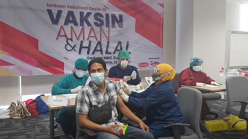 title Ikut Program Vaksinasi dari MNC Group dan Kodam V Brawijaya, Karyawan Ini Mengaku Lega Ikut Program Vaksinasi dari MNC Group dan Kodam V Brawijaya, Karyawan Ini Mengaku Lega
