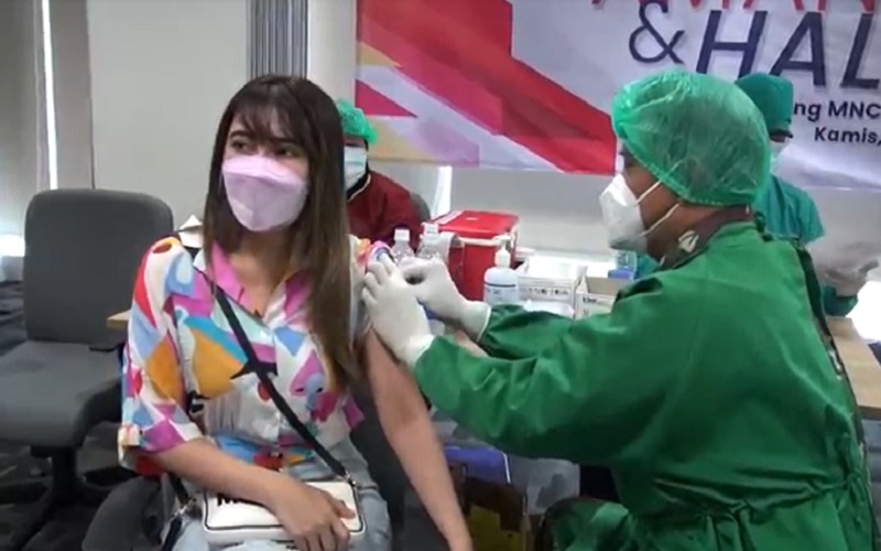 Banyak Warga Karawang Termakan Hoaks Vaksin, Camat dan Kades Diminta Lakukan Edukasi