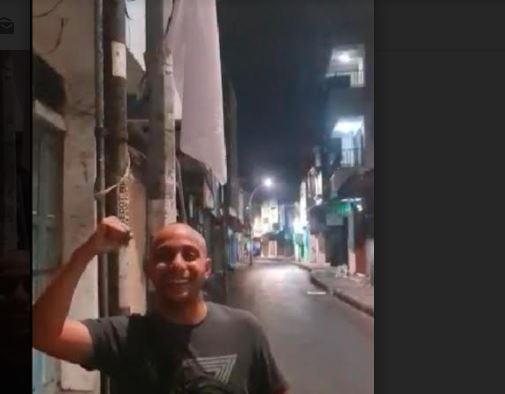 Warga Surabaya Ramai-Ramai Kibarkan Bendera Putih Imbas PPKM Darurat