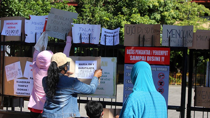 Warga Surabaya Ramai-Ramai Tolak Gedung Sekolah Dijadikan Tempat Isolasi Mandiri - Bagian 2