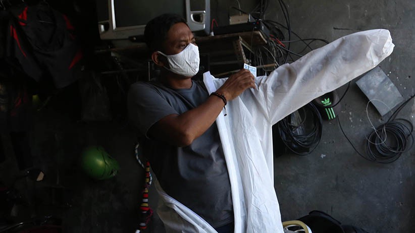 Kasus Covid-19 Tinggi, Jurnalis Ini Tawarkan Jasa Fogging Disinfektan Gratis - Bagian 4