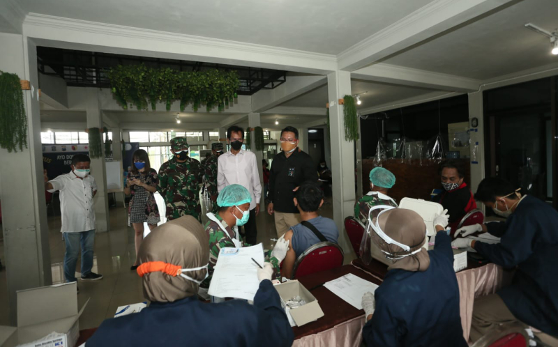 Vaksinasi 2.700 Warga di SIER, Ketua DPRD Surabaya: Gotong Royong Kejar Herd Immunity
