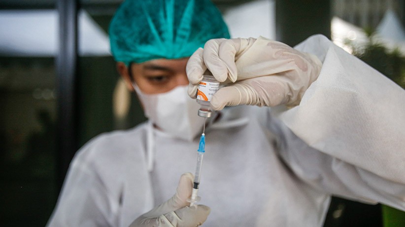 Antusiasme Warga Ikuti Vaksinasi Covid-19 di MNC Center - Bagian 6