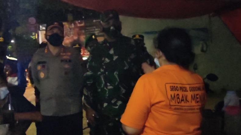 Keluhan Pedagang Angkringan di Blora, Anak dan Utang Banyak Dagang Dibatasi