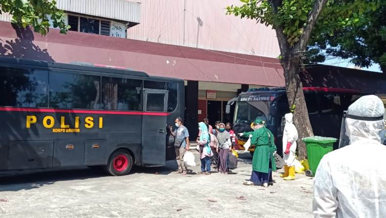 50 Warga Klaten Positif Covid-19 Dievakuasi ke Asrama Haji Donohudan 