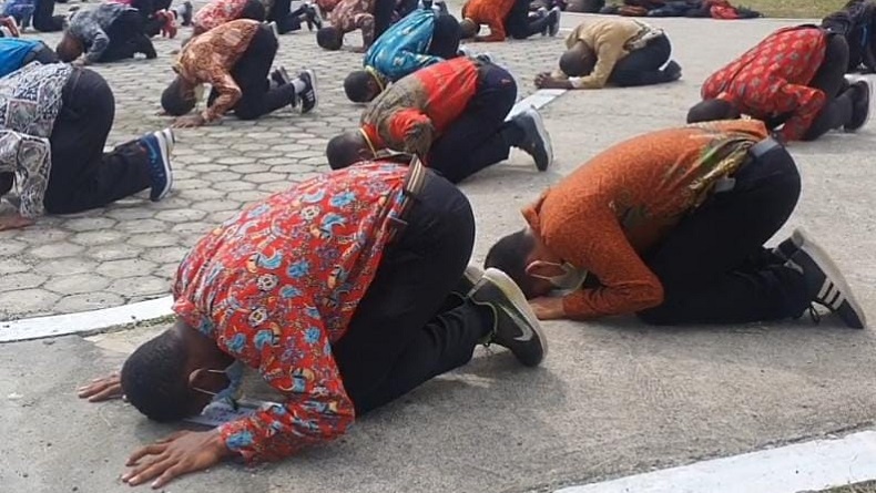 Sujud Syukur Warnai Kelulusan 1.500 Bintara Otsus Polri dari Papua Barat