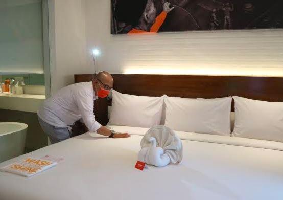 title Ratusan Hotel di Jatim Bangkrut Imbas PPKM Darurat, PHRI Minta Obat Pemerintah Ratusan Hotel di Jatim Bangkrut Imbas PPKM Darurat, PHRI Minta Obat Pemerintah