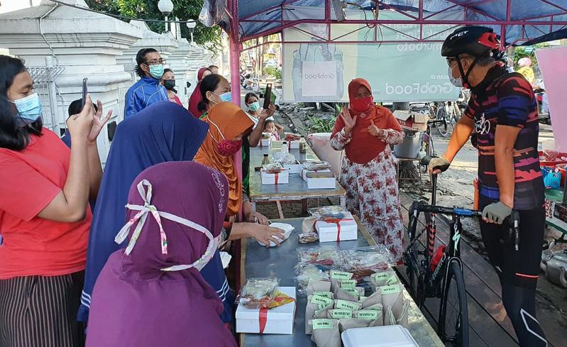 Dikunjungi Ganjar, Pedagang Kaki Lima: Biar Tahu Jeritan Wong Ngisor Ki Piye